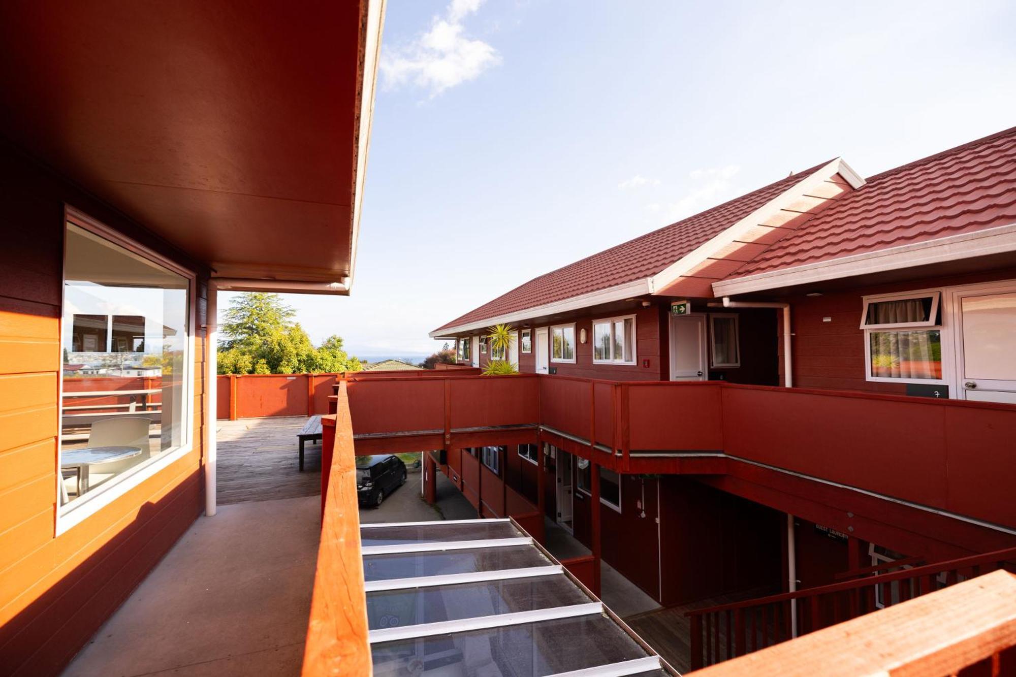 Haka House Taupo Hostel Bagian luar foto