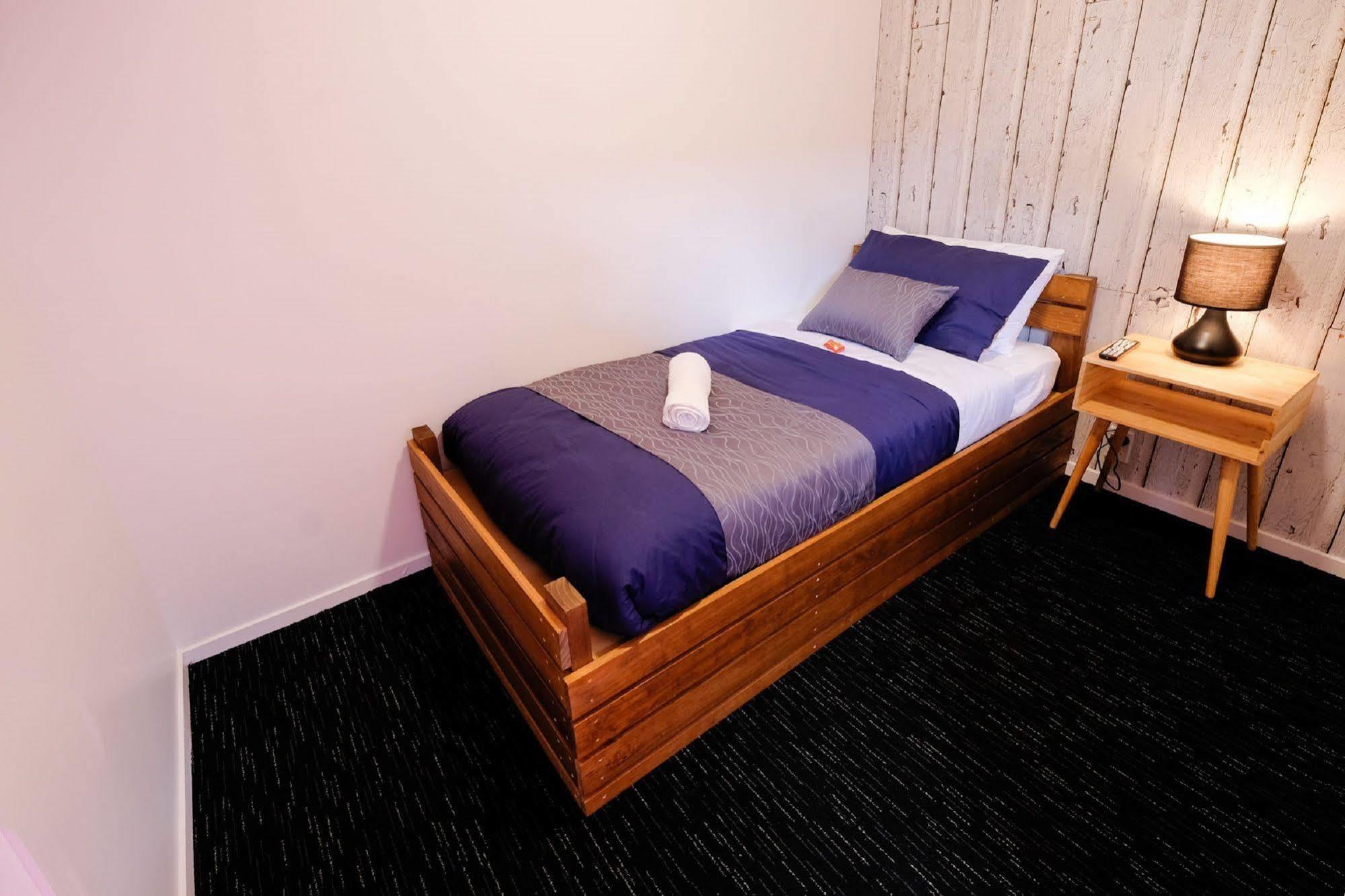 Haka House Taupo Hostel Bagian luar foto