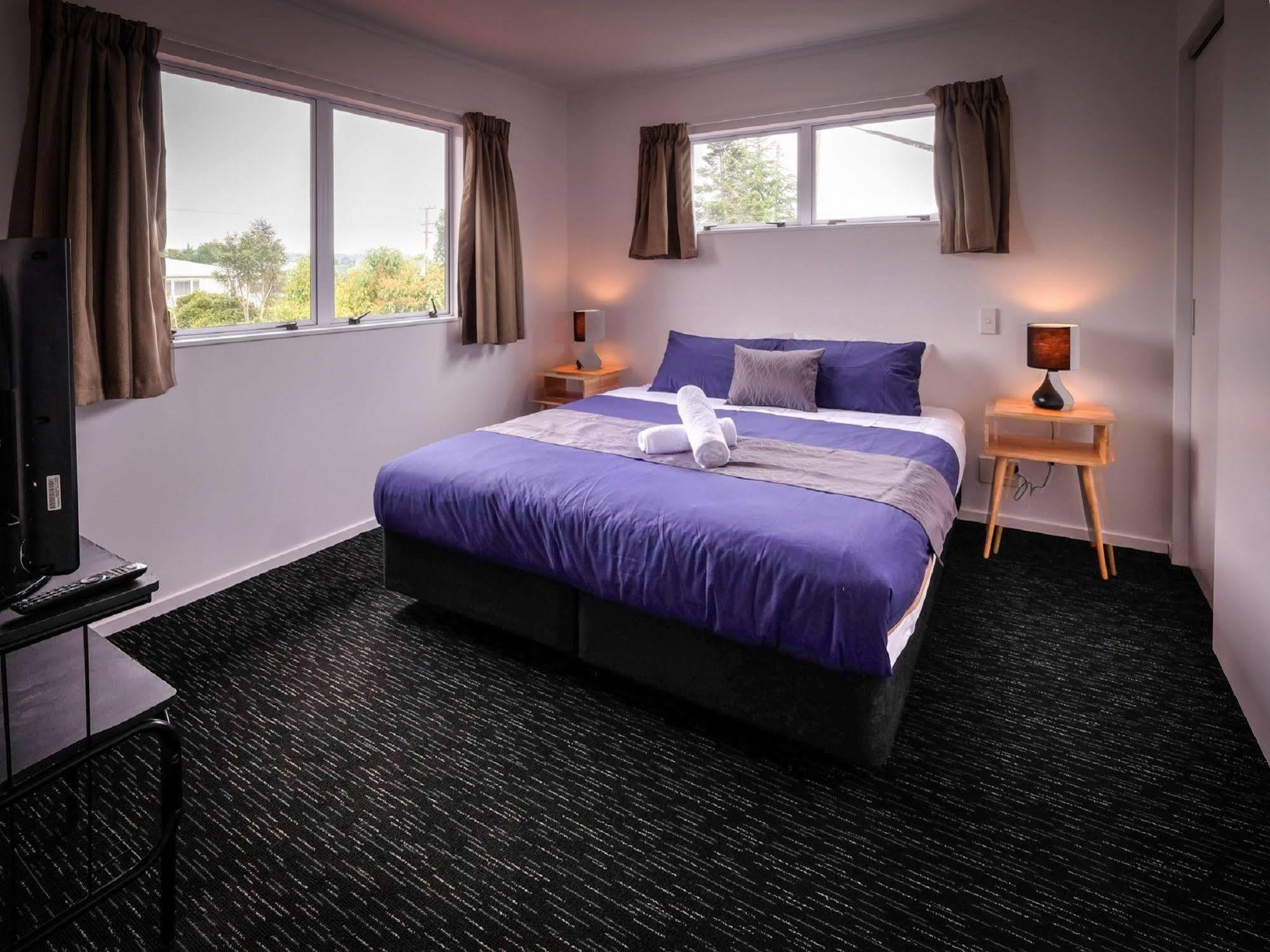 Haka House Taupo Hostel Bagian luar foto