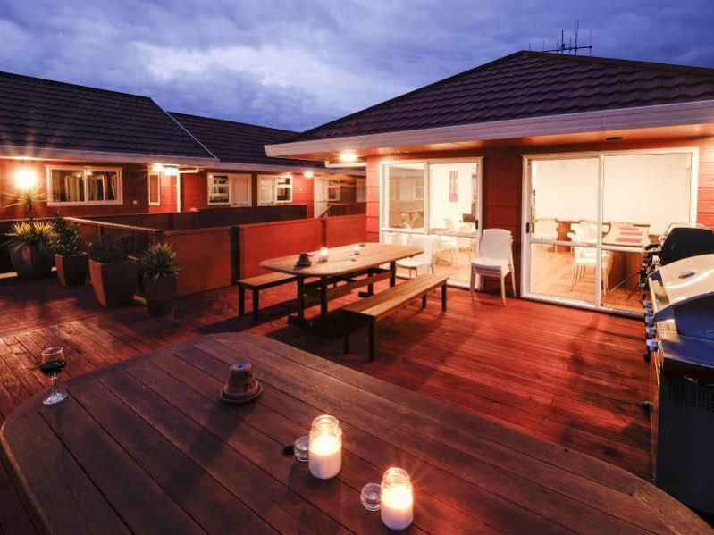 Haka House Taupo Hostel Bagian luar foto